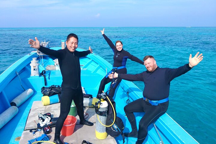 Okinawa: Scuba Diving Tour with Wagyu BBQ Lunch and English guide