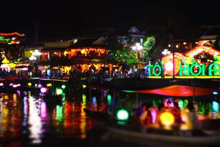 Hoi An Night Market with Hoi an walking Tour , Colourful Lanterns, Boat Ride