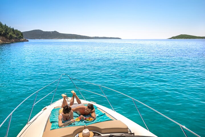 Boat discovery: private one-day Korčula adventure