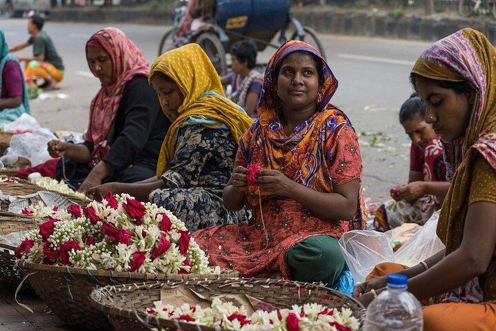Dhaka Street & Culture Photography – Private Full-Day Tour