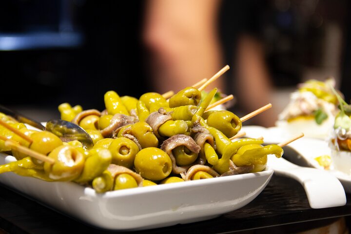 San Sebastian Food & Pintxos Tour with 12 Food & Drinks Tastings
