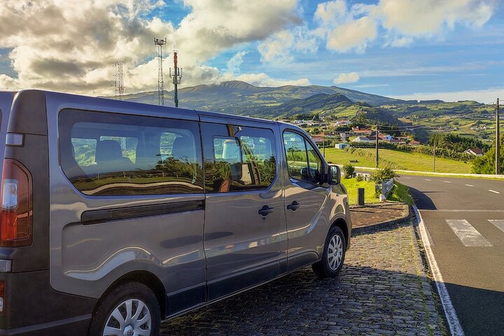 Horta, Faial: 1 Day Tour with Capelinhos, Caldeira and Local Guide