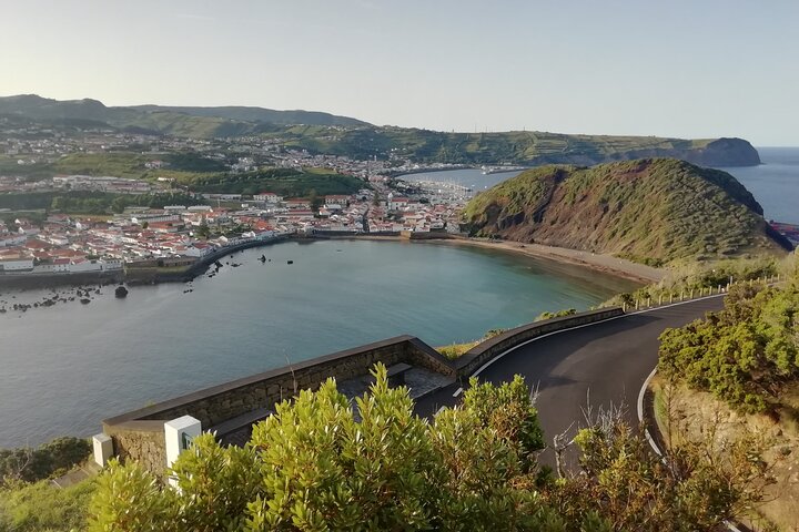 Horta, Faial: 1 Day Tour with Capelinhos, Caldeira and Local Guide