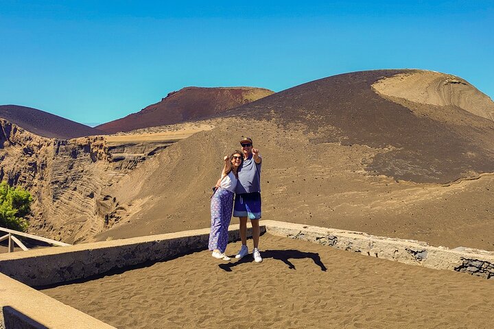Horta, Faial: 1 Day Tour with Capelinhos, Caldeira and Local Guide