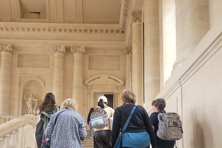 Versailles Palace Guided Tour with Gardens Access