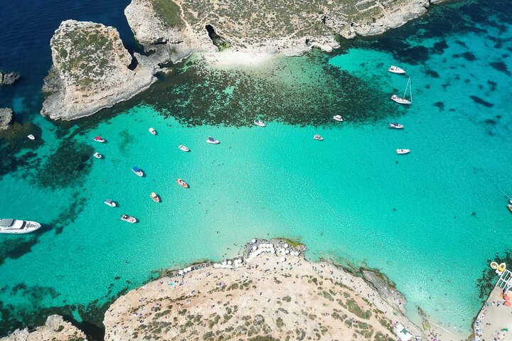 Private Boat Tour: Crystal Lagoon, Blue Lagoon, Comino and Gozo