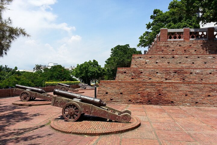 5-Day Best of Taiwan: Sun Moon Lake, Tainan, Kaohsiung, Hualien