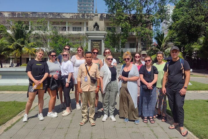 The Killing Field and Toul Sleng Genocide Museum (S21) Tour