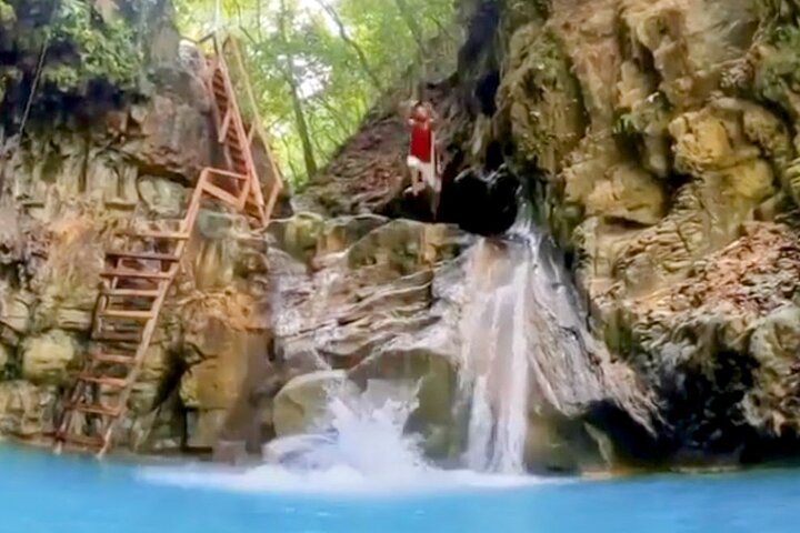 AMBER COVE-TAINO BAY 5 Zip Lines 7 Waterfalls + Locale Food