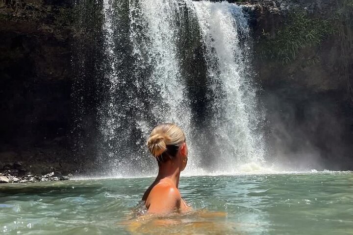 Behind The Bay - Explore Like a Local: Waterfalls/paddleboarding