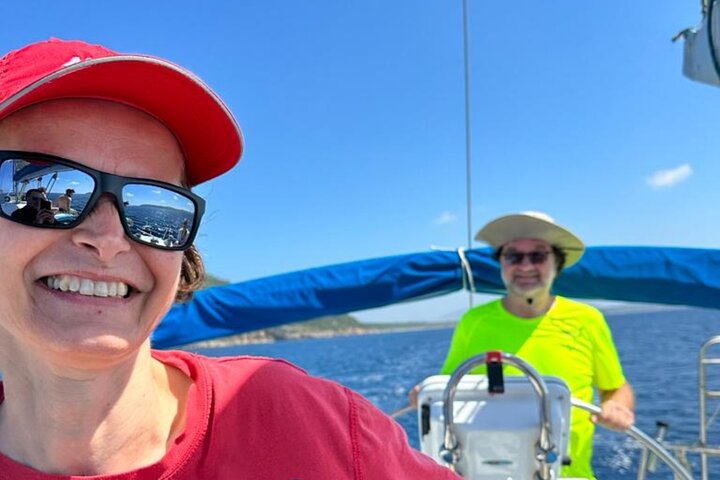 Sailing tour with PAG (AUDIOGUIDE) and typical Sardinian cuisine