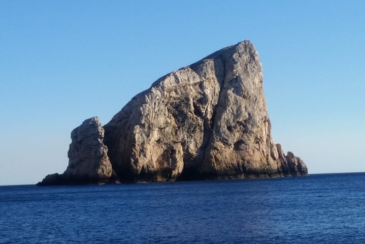 Sailing tour with PAG (AUDIOGUIDE) and typical Sardinian cuisine
