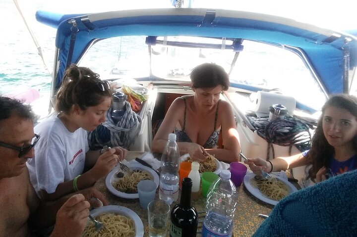 Sailing tour with PAG (AUDIOGUIDE) and typical Sardinian cuisine