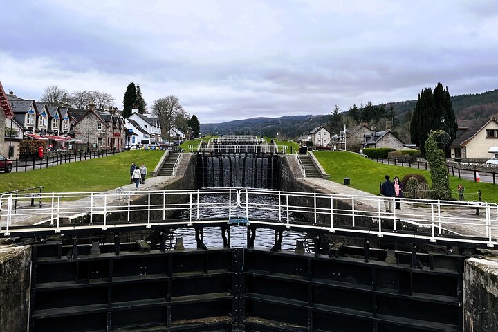 Edinburgh: Loch Ness, Glencoe and The Highlands