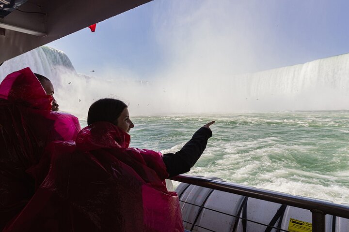 Niagara Falls Tour with Boat Ride & Journey Behind the Falls