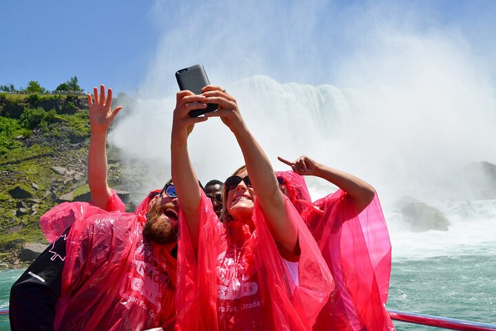 Niagara Falls Tour with Boat Ride & Journey Behind the Falls
