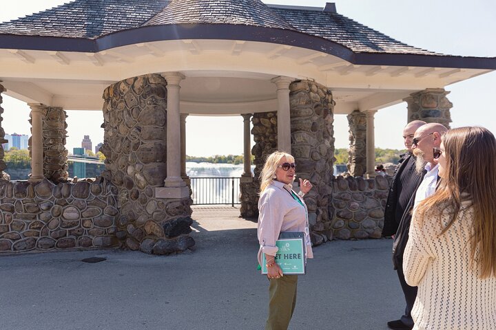 Niagara Falls Tour with Boat Ride & Journey Behind the Falls
