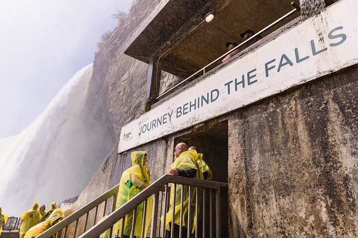 Niagara Falls Tour with Boat Ride & Journey Behind the Falls