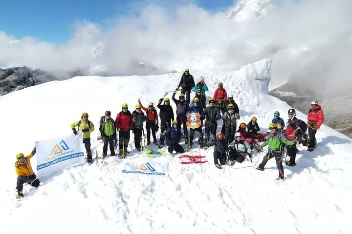 Tour Climbing Nevado Mateo | Your First 5,150 m Summit | 12 Hours
