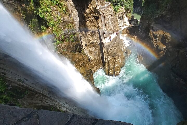 Amazon Jungle & Baños Adventure City: 4 Days of Nature & Wildlife