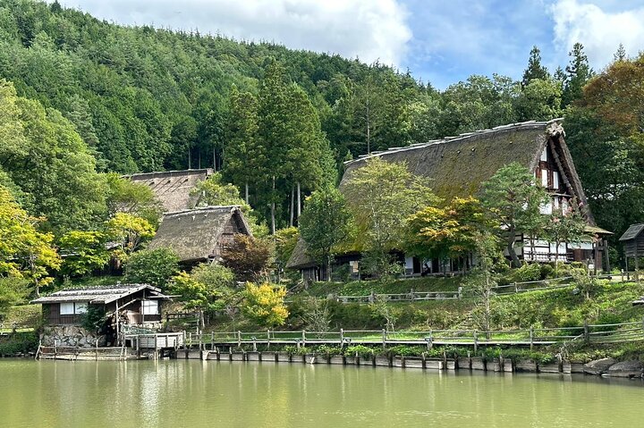 1 Day Private Charter Tour to Shirakawa-go & Takayama