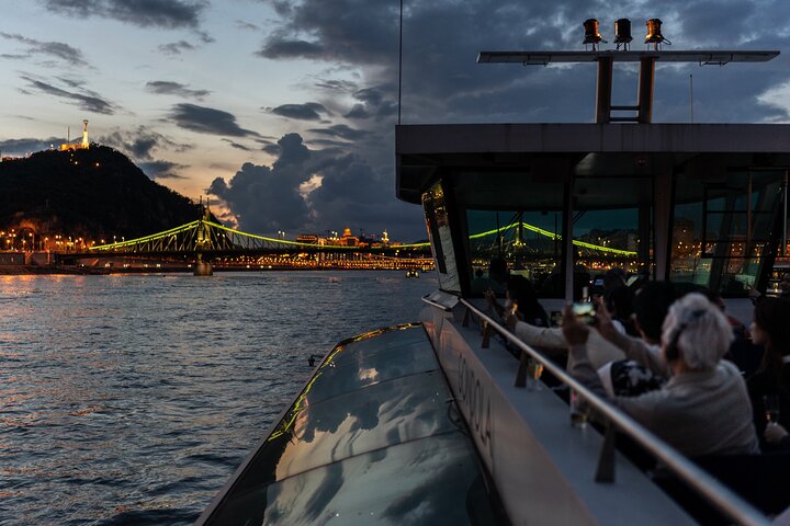 Budapest Danube River Sightseeing Night Cruise with Drink