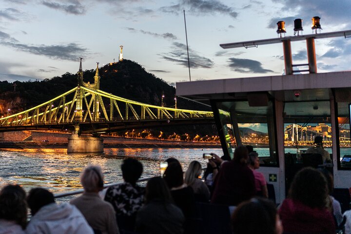Budapest Danube River Sightseeing Night Cruise with Drink
