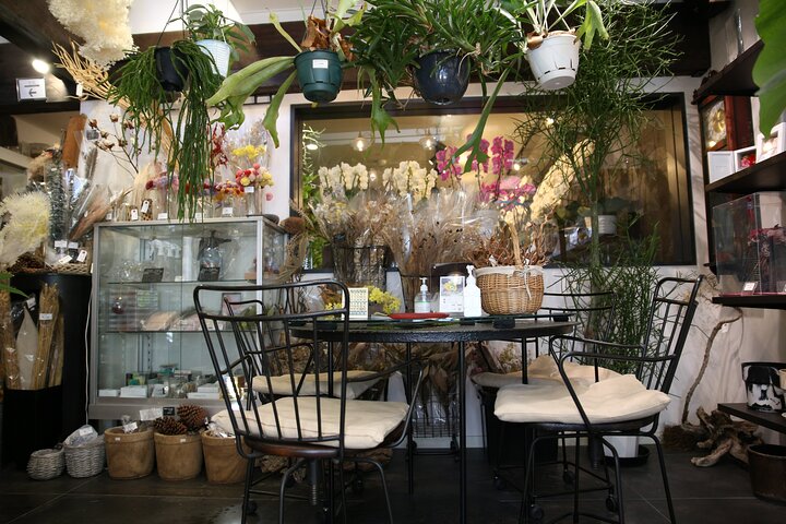 Special Ikebana Experience Guided by an Ikebana Master, Mrs. Inao