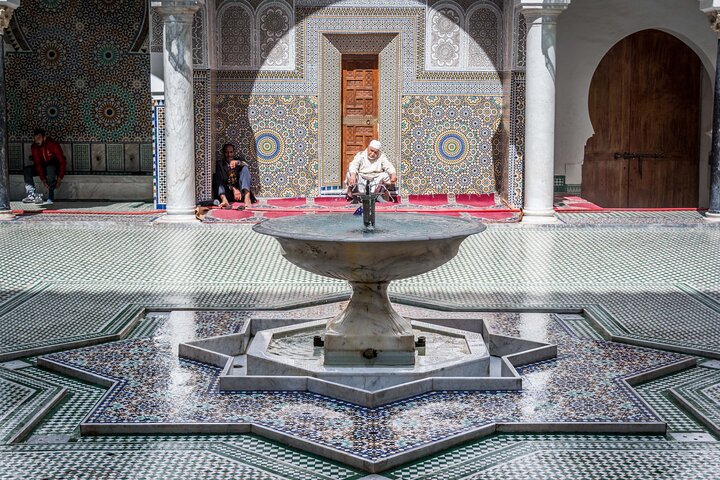 Private Guided Walking Tour of Fes Medina with Local Expert