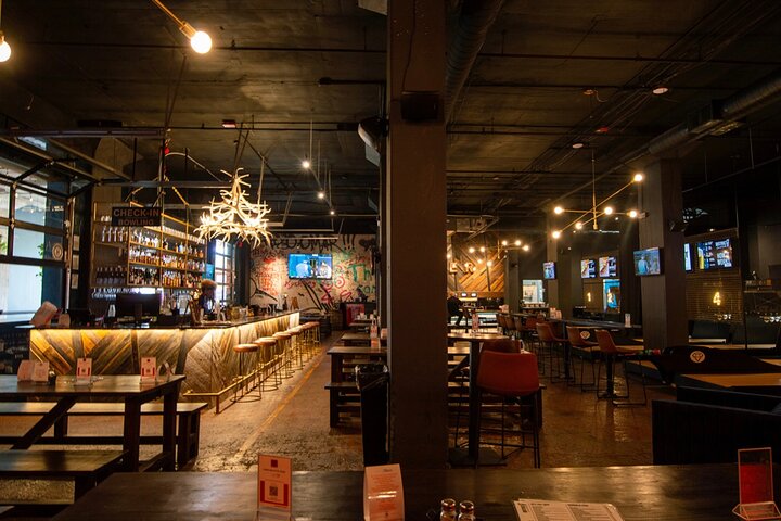 Distillery District Food & History Tour in Lexington