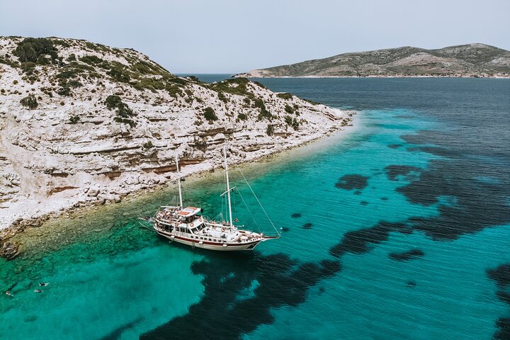 Full Day Boat Cruise to 3 Islands with optional pickup