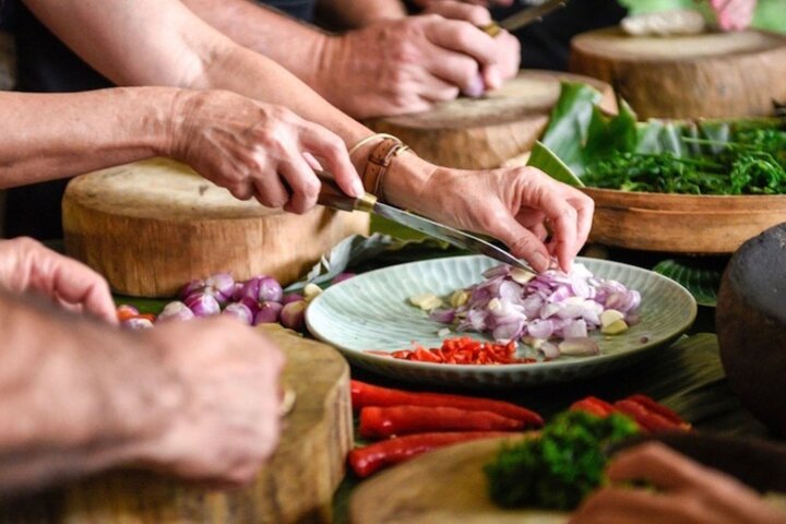 Mnemba Dolphin Tour, Cooking Class, Spice Tour, Horseback Riding