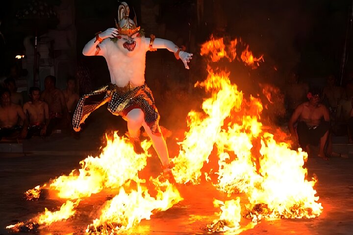 Uluwatu Sunset Tour: Kecak and Fire Dance with Jimbaran Dinner