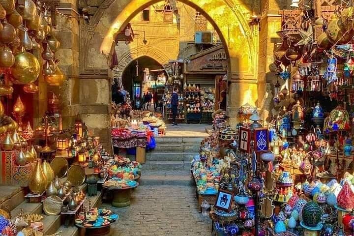 Private Guided Walking Tour in ElMoez Street & Khan Elkhalili.