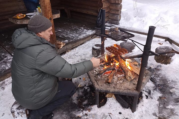 Korouoma Canyon: Frozen Waterfalls Hike & BBQ Experience