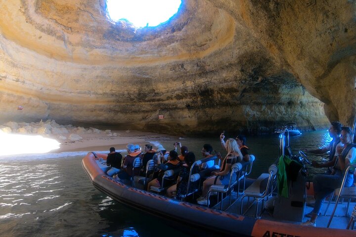 Boat trip to the caves of Benagil