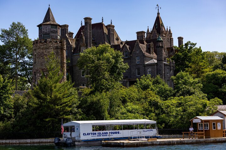 Boldt Castle and 2 Nation Tour