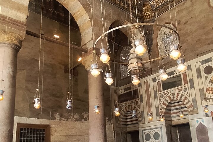 Private Guided Walking Tour in ElMoez Street & Khan Elkhalili.