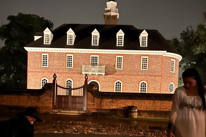 Dead Of Night Ghost Tour in Williamsburg / PARANORMAL EQUIPMENT