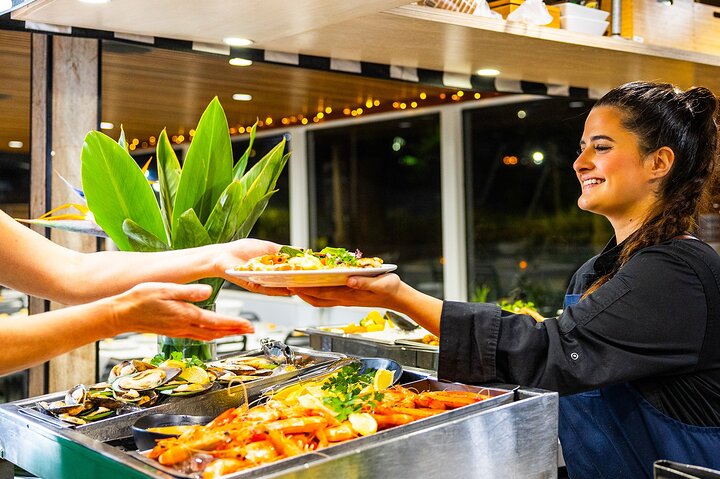 Gold Coast Buffet Dinner Sightseeing Cruise