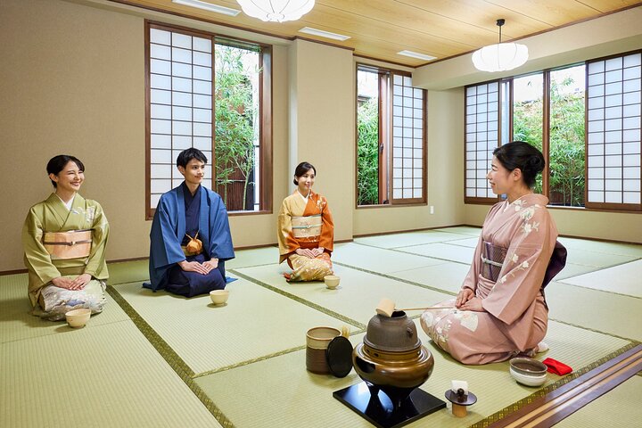 Kimono Tea Ceremony at Tokyo, Asakusa Maikoya