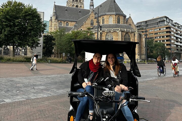 Private Pedicab/Rickshaw Tour of Rotterdam With a Local Guide