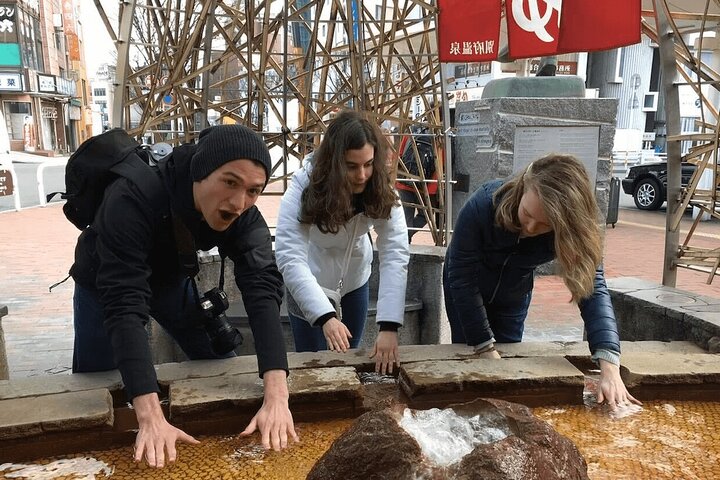 Become a Local! A Walking Tour of Arts, Crafts & Onsen Culture