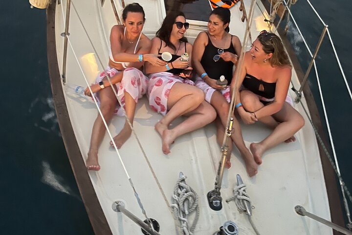 Sunset Sailing Santa Marta Bay