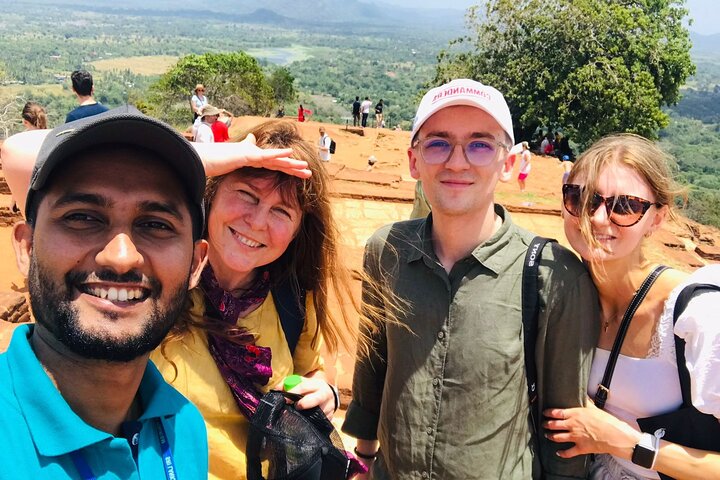 From Colombo: Sigiriya and Dambulla Day Trip and Safari
