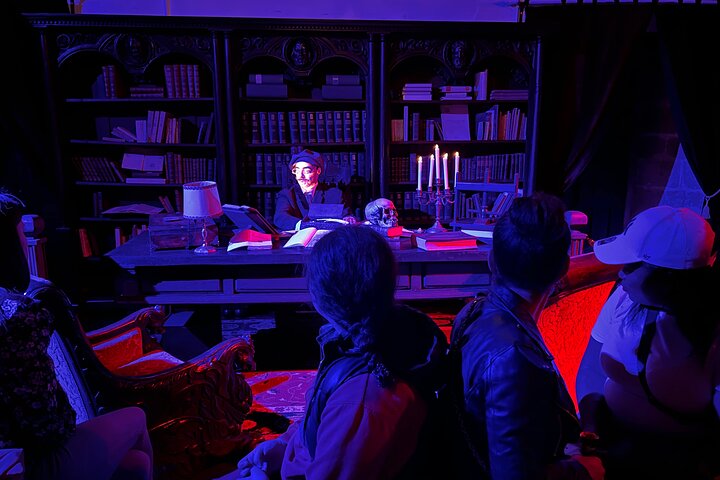 Immersive visit to the Velarde Palace Museum