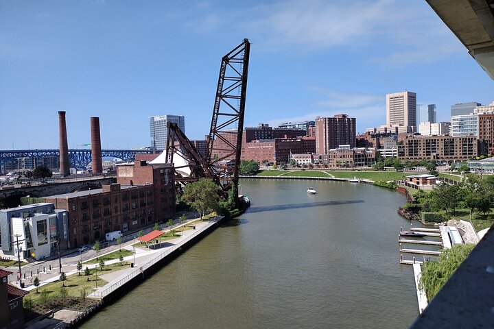 Walking tour of Cleveland