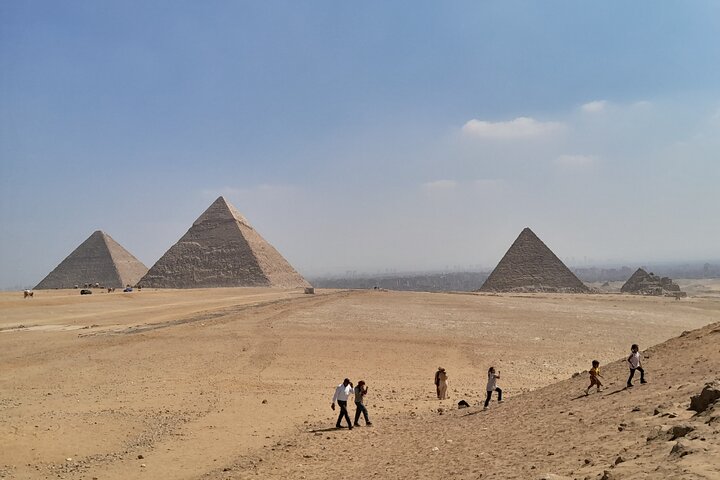 Private Guided Tour Giza pyramids, Sphinx with an Egyptologist