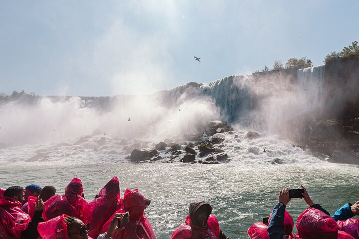 Exclusive Priority Niagara Boat Tour & Journey Behind Falls
