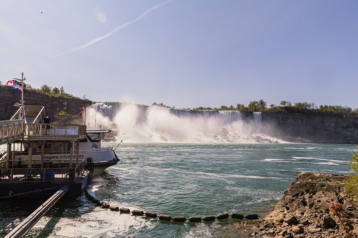 Exclusive Priority Niagara Boat Tour & Journey Behind Falls